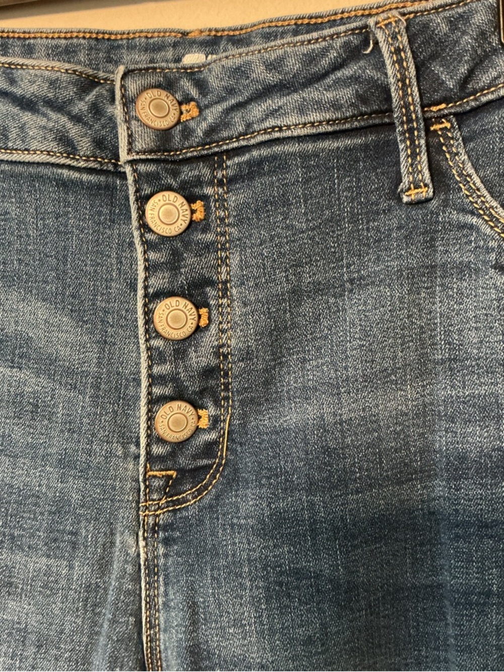 Old Navy Dark Blue High-Rise Button-Fly Cropped Jeans - Picture 2 of 7
